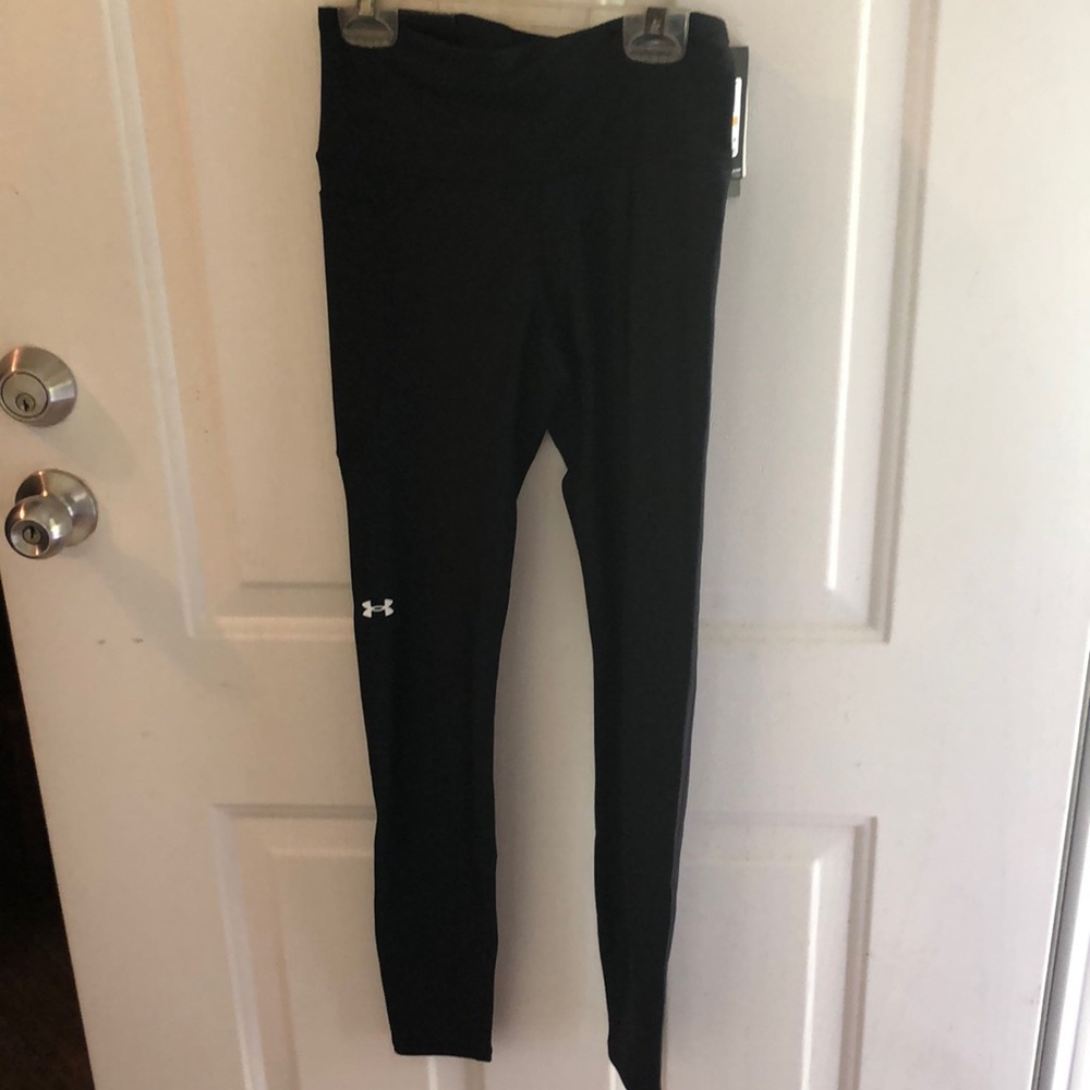 Size small under armor leggings